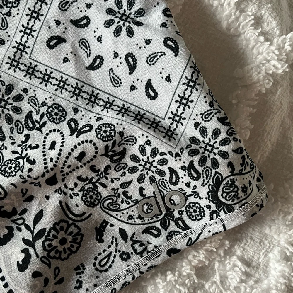 Alo Bandana Stride Shorts